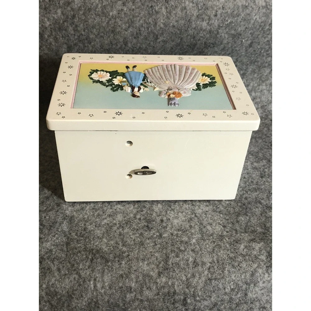 Vintage San Francisco Music Box Company Wizard of Oz Rotating Ruby Slippers